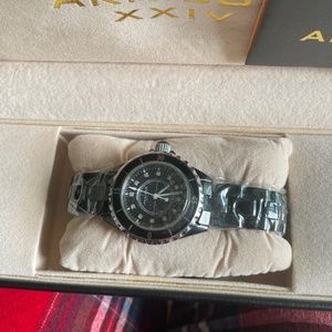 Brand new AKRIBOS XXIV black watch